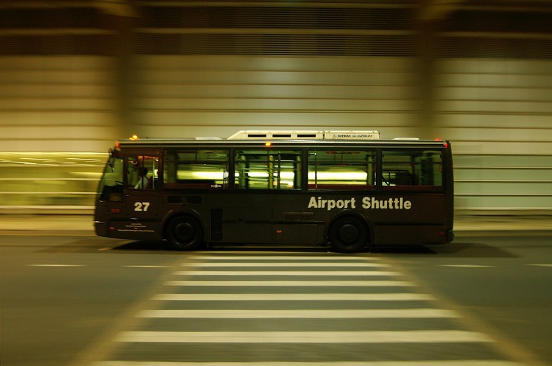 shuttle bus and airport 4k