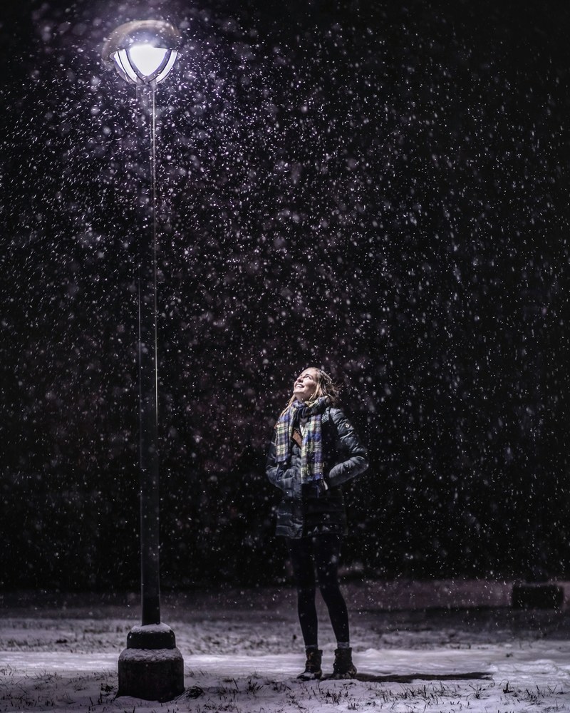snow globe 4k