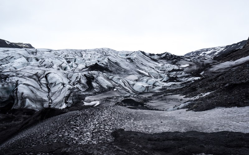 a view of the glaciers on a mountain in slheimajkulll, slheimajkulll glaciers 4k