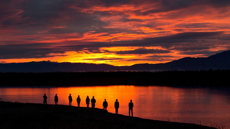 people, silhouettes, sunset, lake, mountains, 4k
