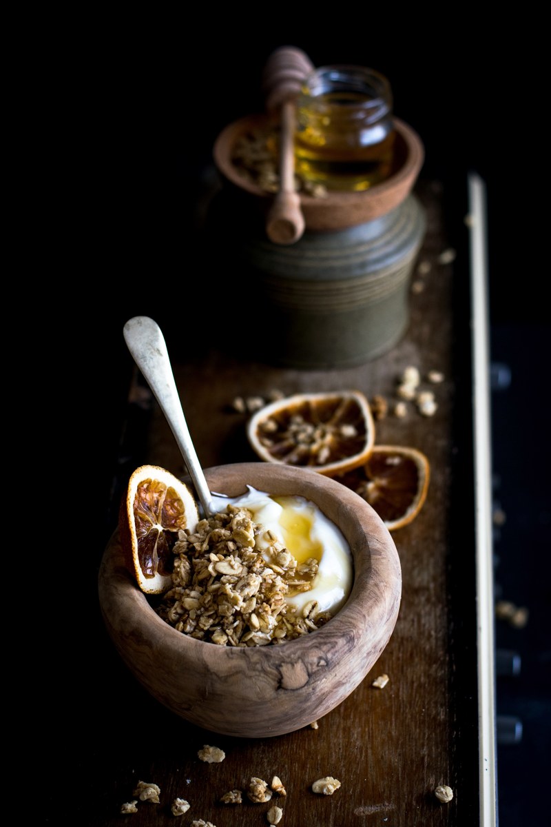 greek yoghurt with coconut granola and honey 4k