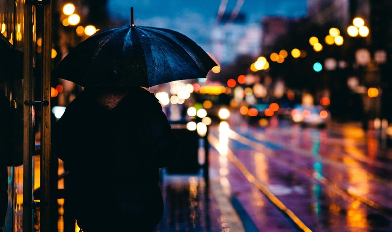 person with umbrella walking through rainy street california st amp hyde st nob hill san francisco, umbrella california st rain 4k