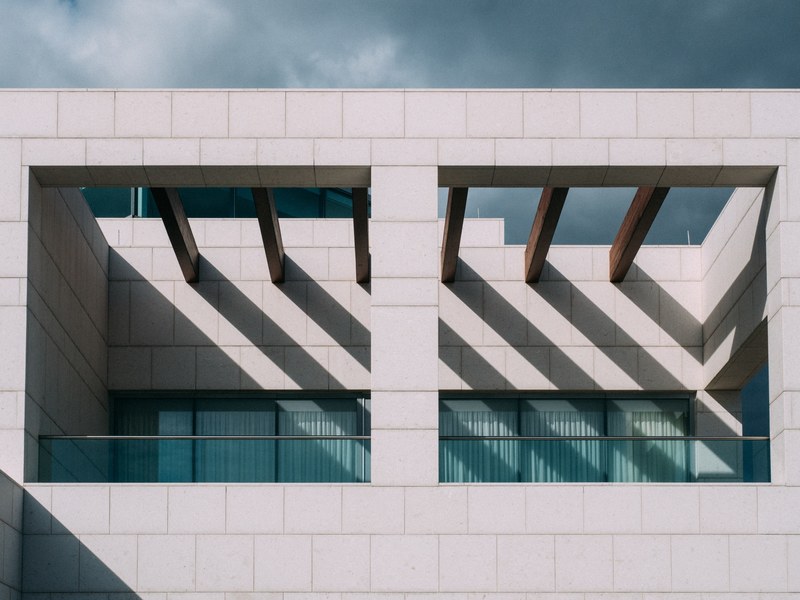 textured facade of the aga khan museum made from white granite, _aga khan museum facade 4k