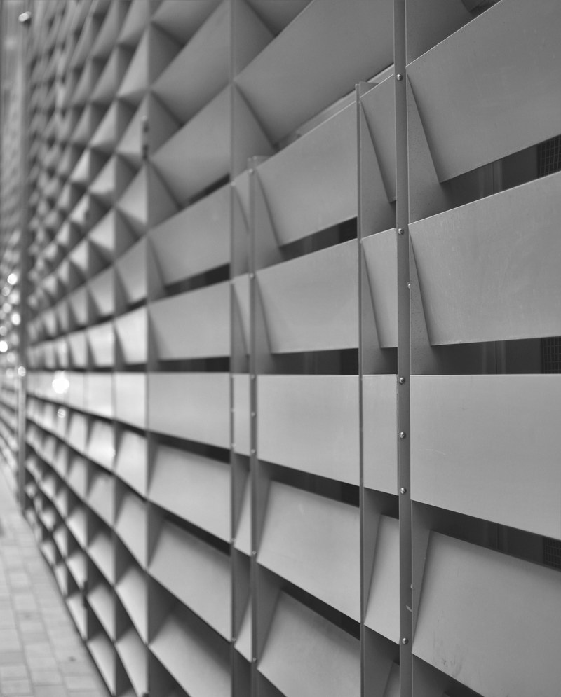 building metal grey and vanishing point hd, 4k