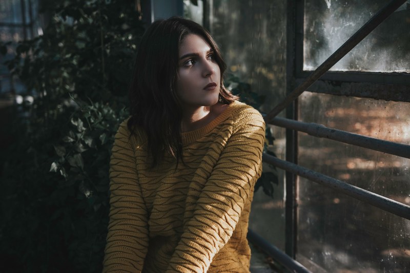 woman female jumper and sweater 4k