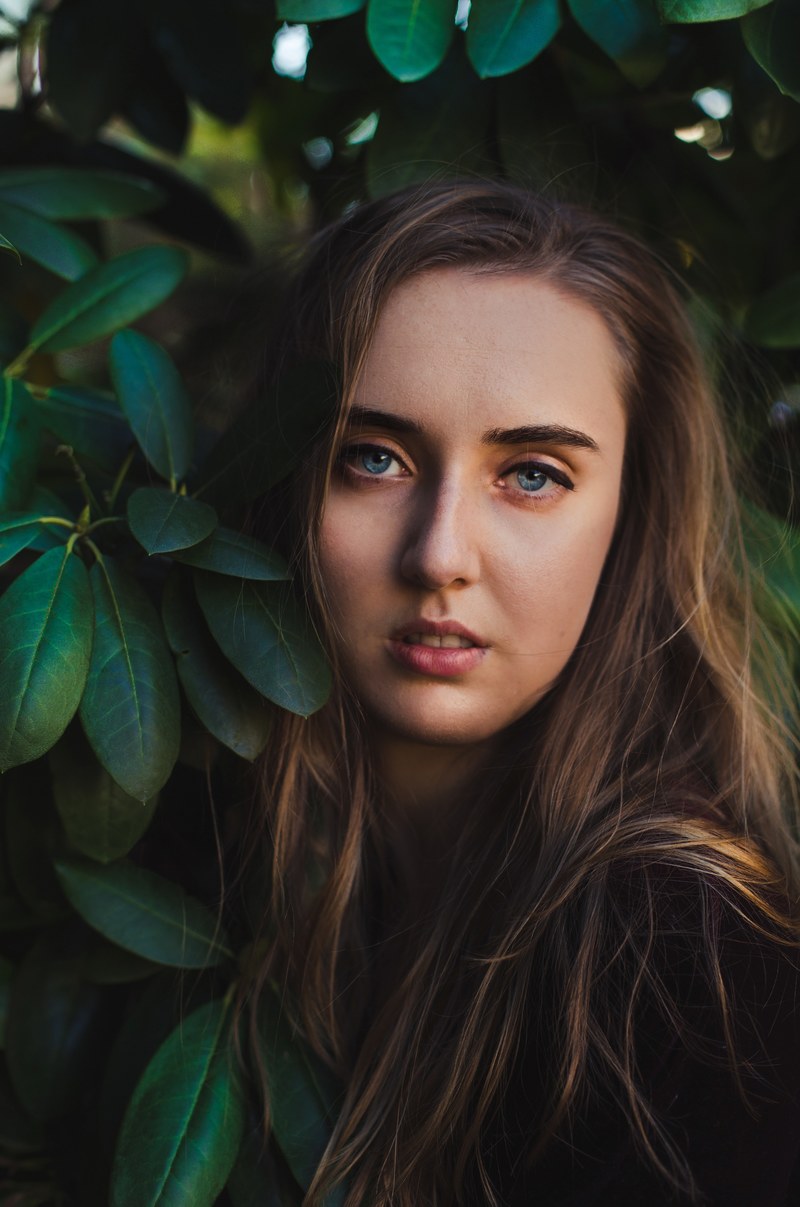 piercing eyes 4k