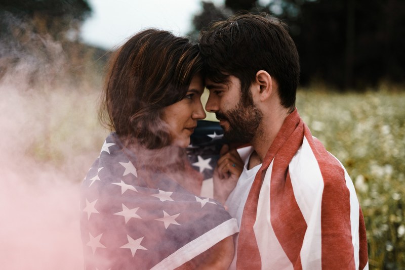couple love man and 4th of july 4k