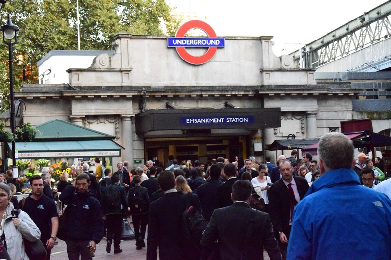 weekend challenge person london and underground 4k