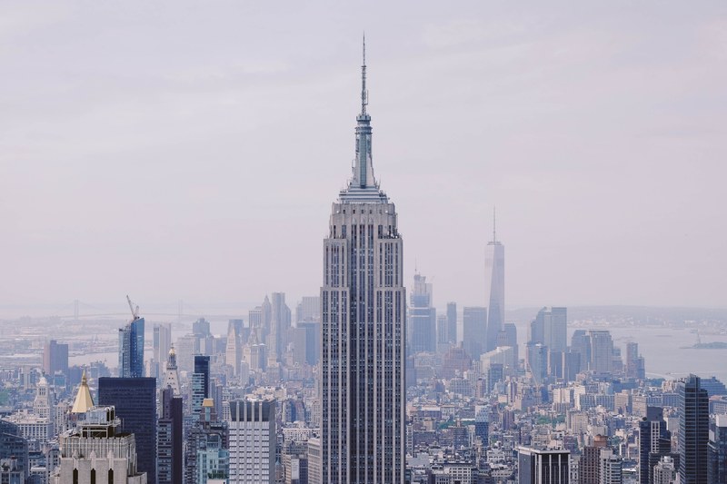 the empire state building in midtown manhattan new york city on a cloudy day, empire state 4k