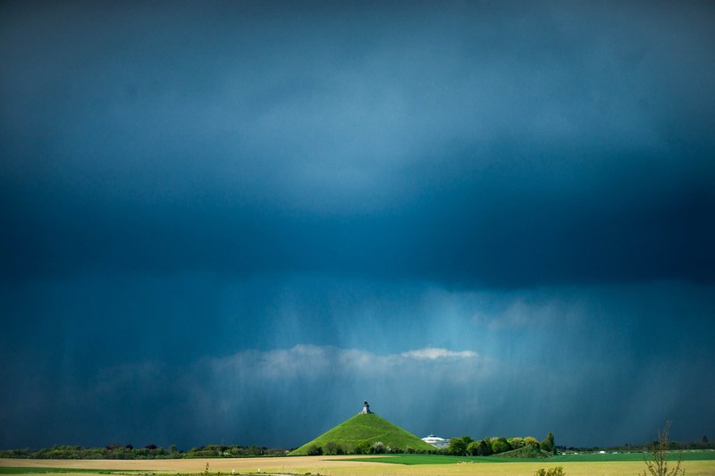 cloud monument belgium and napoleon 4k