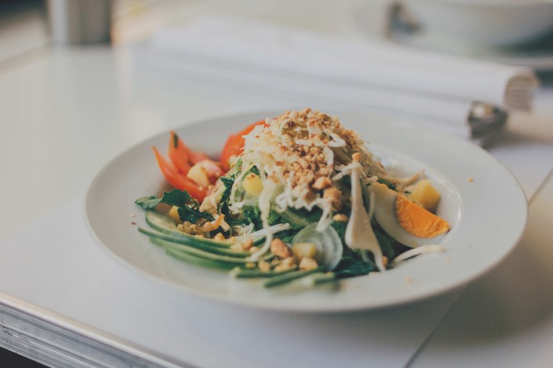 bowl of salad with egg vegetables and nuts, salad bowl 4k