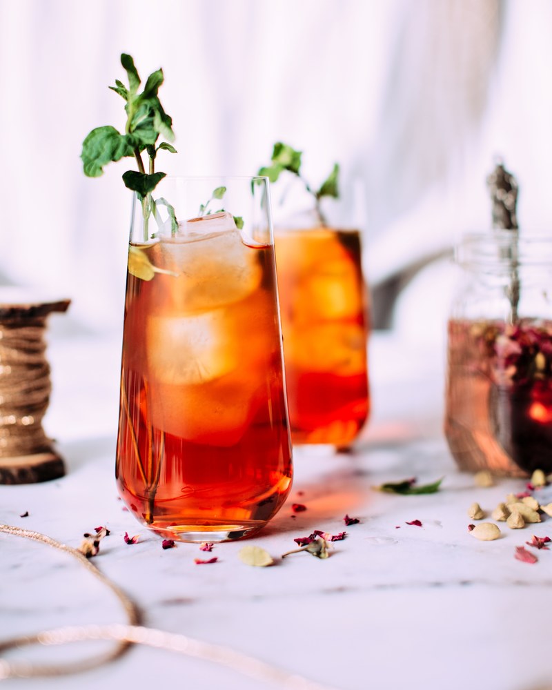 iced tea with rose syrup 4k
