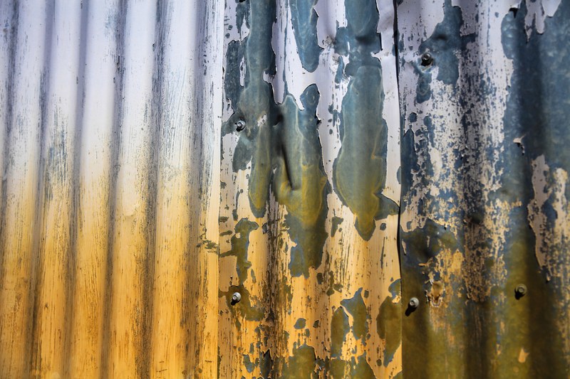 abandoned rust tin and metal 4k