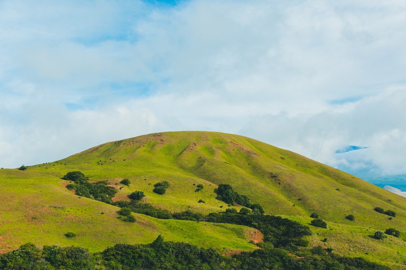 hill mountain top highland and grassland 4k