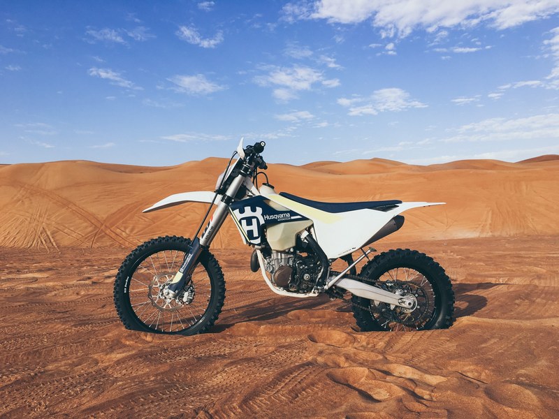 motorbike motorcycle white and vehicle 4k