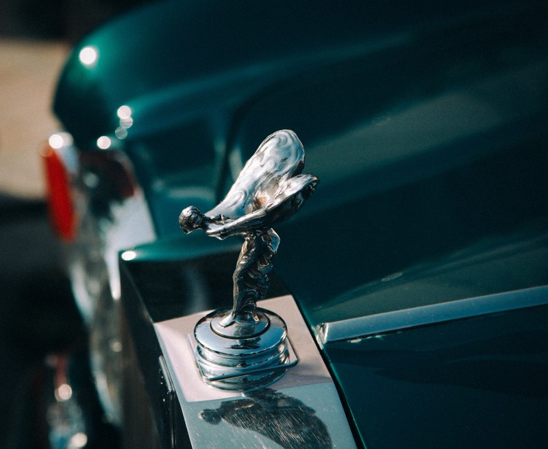car rolls royce hood and vehicle 4k