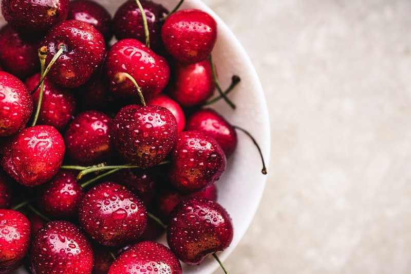 bowl of freshly washed cherries ready to eat, cherries 4k