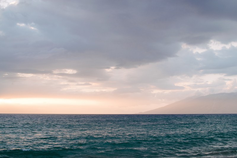mountain hawaii beach and gradient 4k