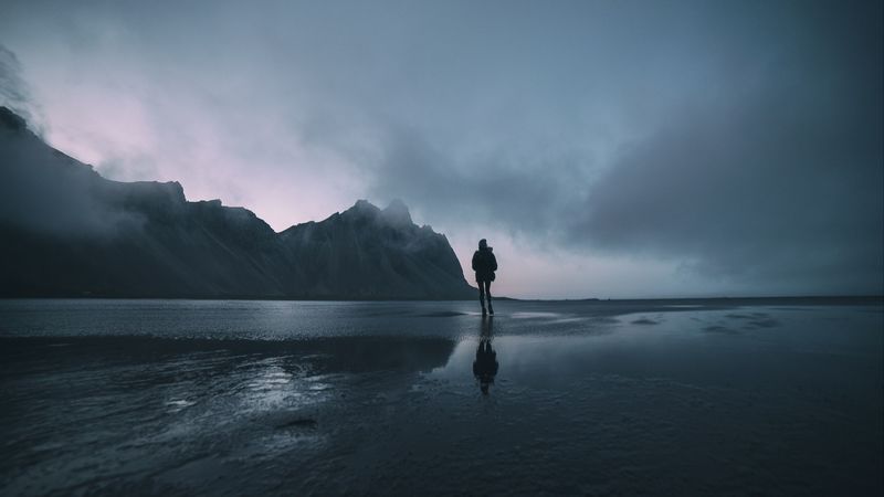 mountain, people, ocean, shore, walk, loneliness, 4k