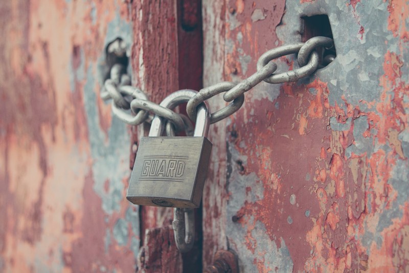 shed fence and lock 4k
