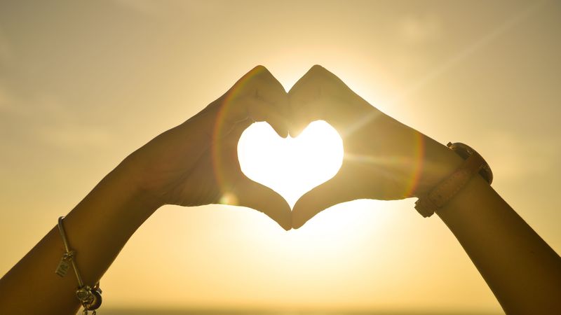 hands, heart, light, love, 4k