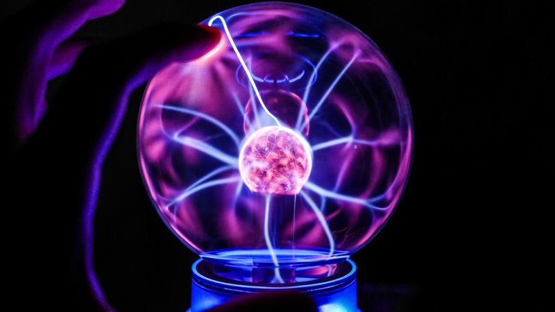 plasma lamp, neon, light, lines, hand, 4k