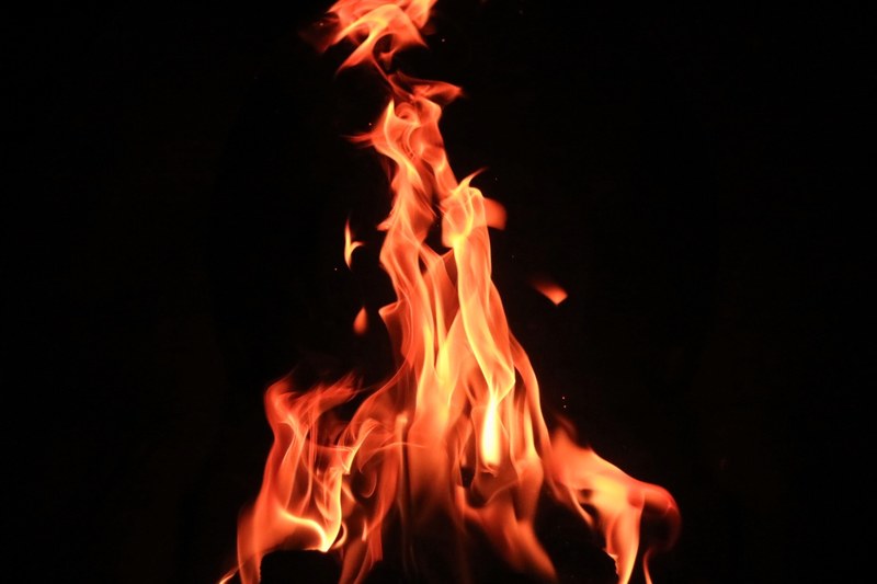 ash in fire 4k