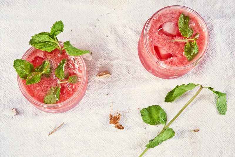 mason jars filled with strawberry liquor and mint leaves, strawberry mojito 4k