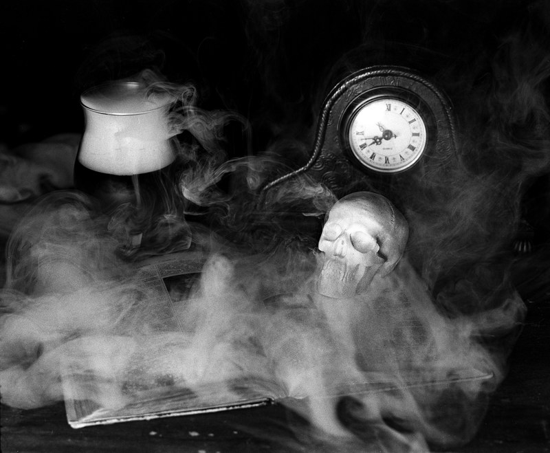 grain black and white vape and darkness 4k