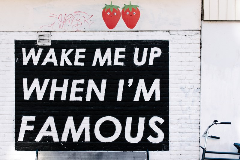 bike sits against amsterdam brick wall painting reads quotwake me up when im famousquot, wake me up when im famous 4k