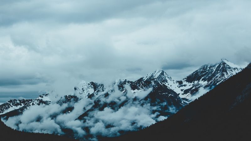 mountains, fog, sky, peaks, snow-covered, 4k
