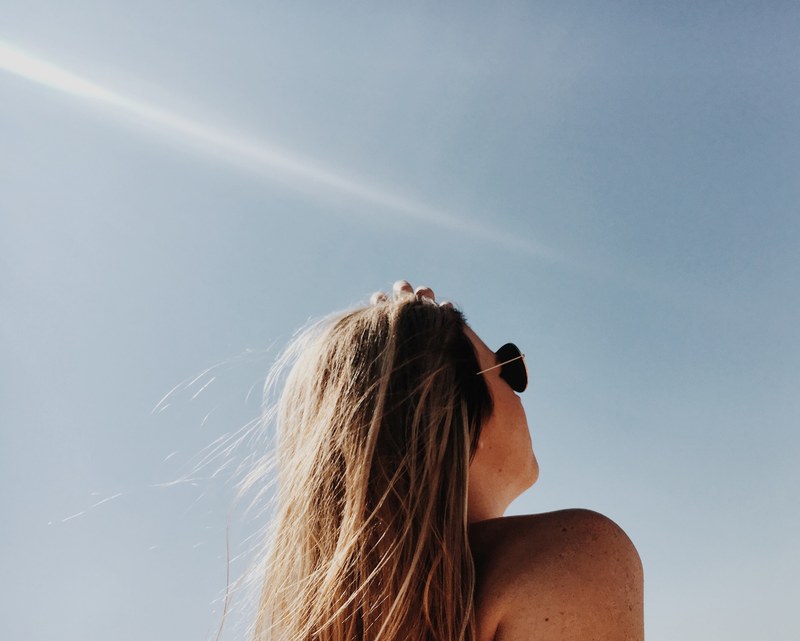 a woman in sunglasses looking at the sky, woman in sunglasses 4k