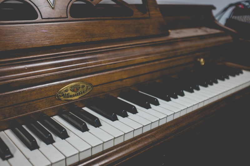 piano keyboard instrument and piano key 4k