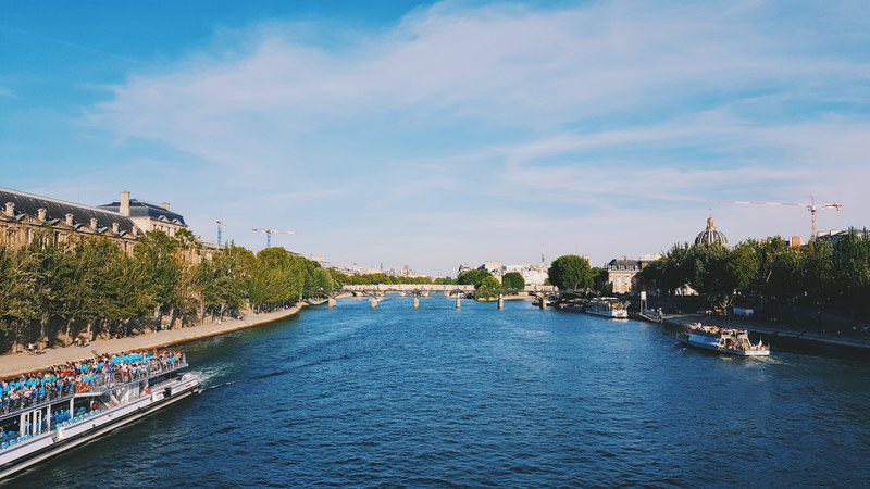 view over la seine at paris 4k