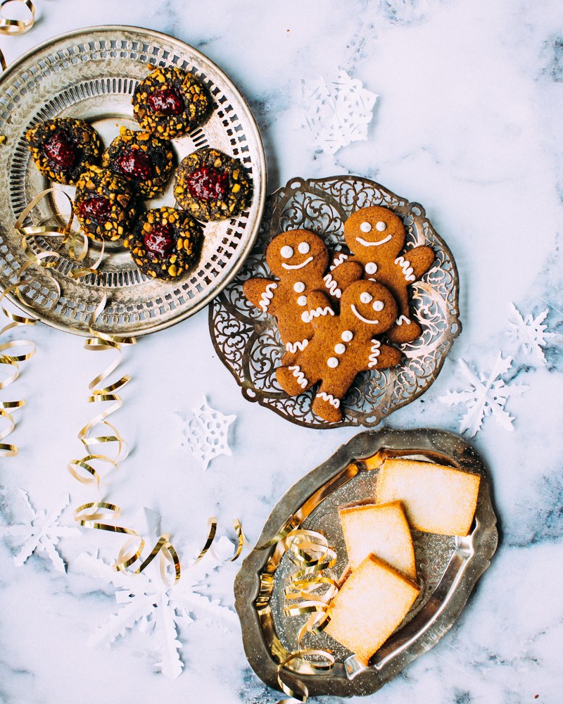 plats of christmas cookies and holiday treats on a tabletop, christmas treats 4k
