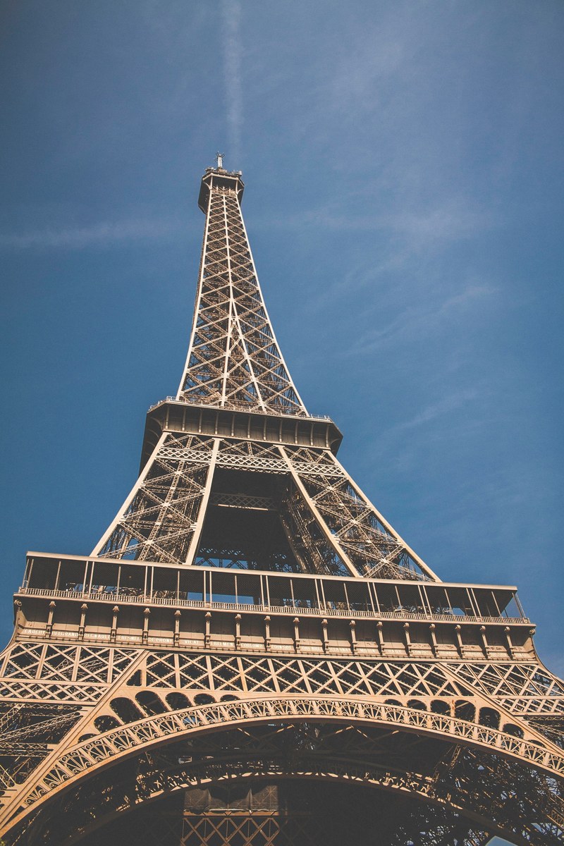 looking up at the eiffel tower in paris, looking up at eiffel tower 4k