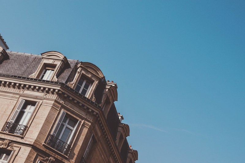 corners and windows of a building with european architecture, _building in paris 4k