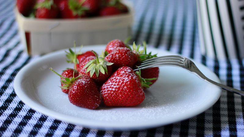 strawberry, berries, plate, fork, 4k