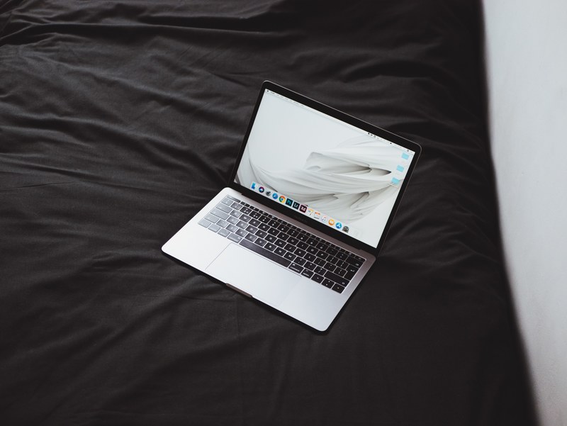 laptop macbook apple and bed 4k