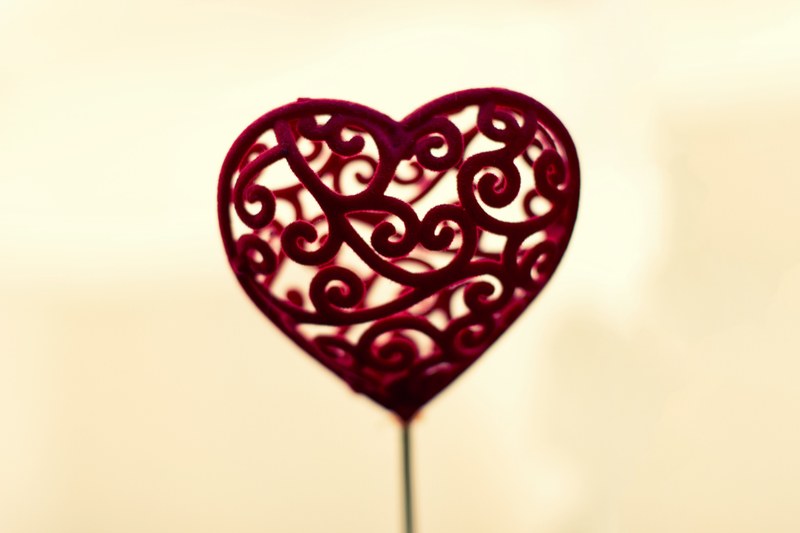 heart icon pink and gift 4k