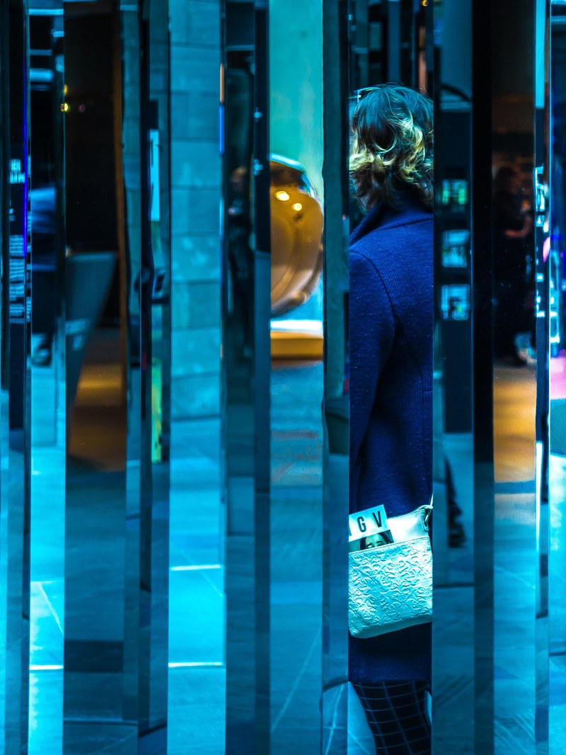 mirror blue person and mirrored hd, 4k