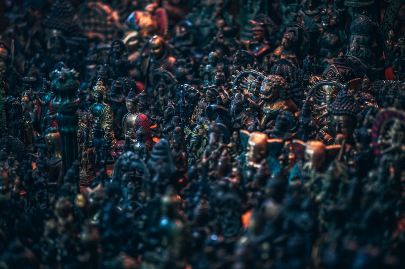 brass statues 4k