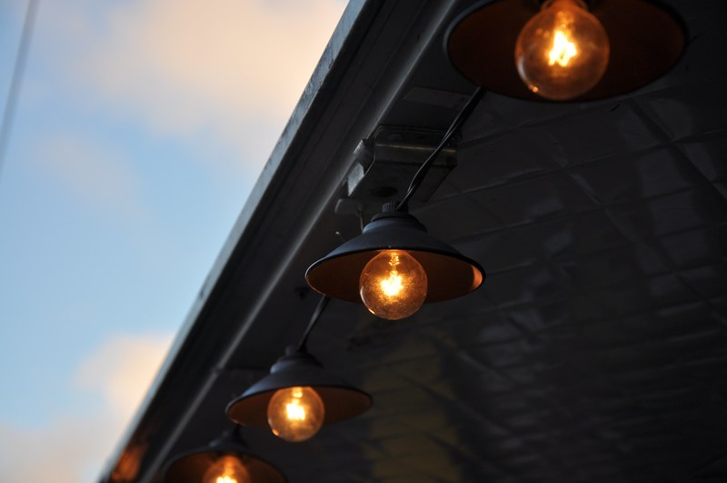 light light bulb lamp and cloud 4k