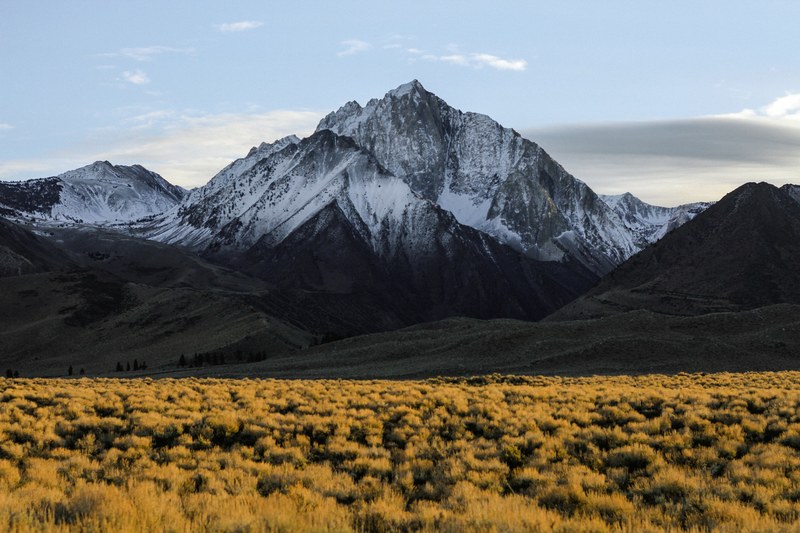 view from a grassy plain on an imposing crest in the sierra nevada mountain range, the sierra nevadas 4k