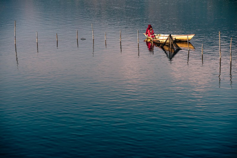 lakeside sunset in nepal 4k