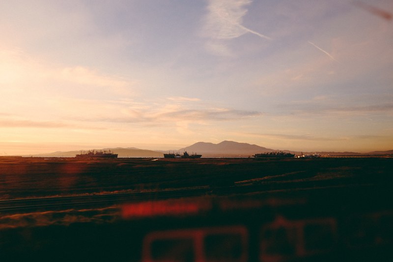 outdoor cloud travel and reflection 4k