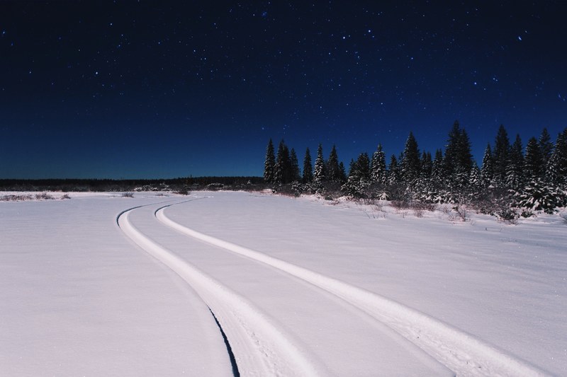 star tire track slow shutter and night 4k