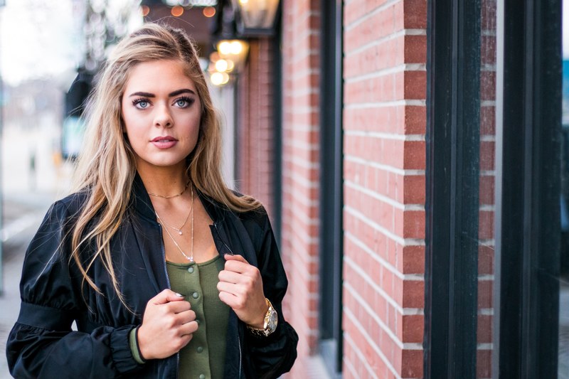 a blonde high school senior posing for a picture, _woman female portrait and model 4k