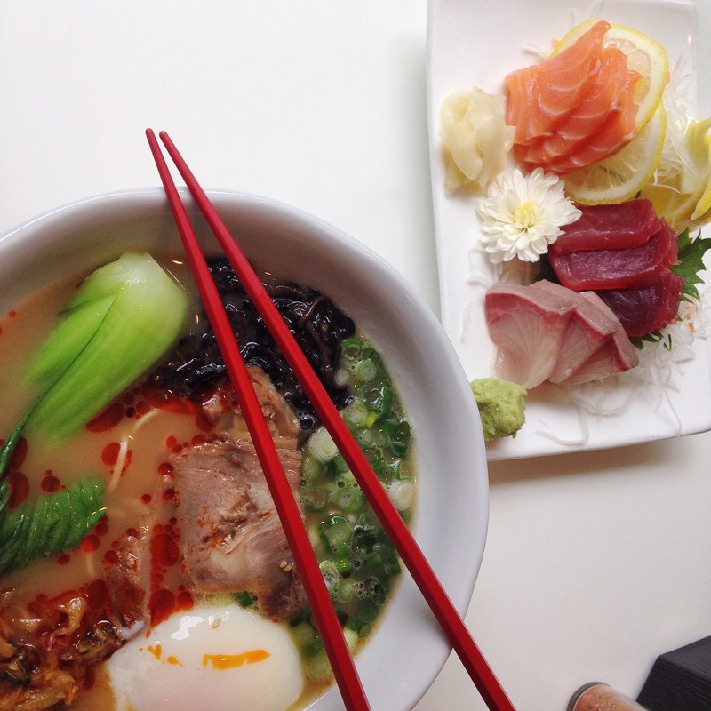 japanese ramen bowl with fresh raw fish on the side, bowl of ramen 4k
