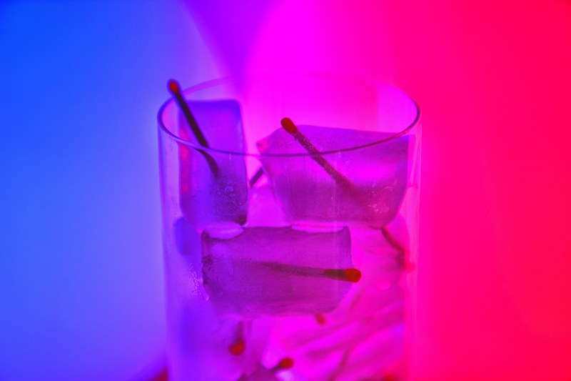 match opposite contrast and blur 4k